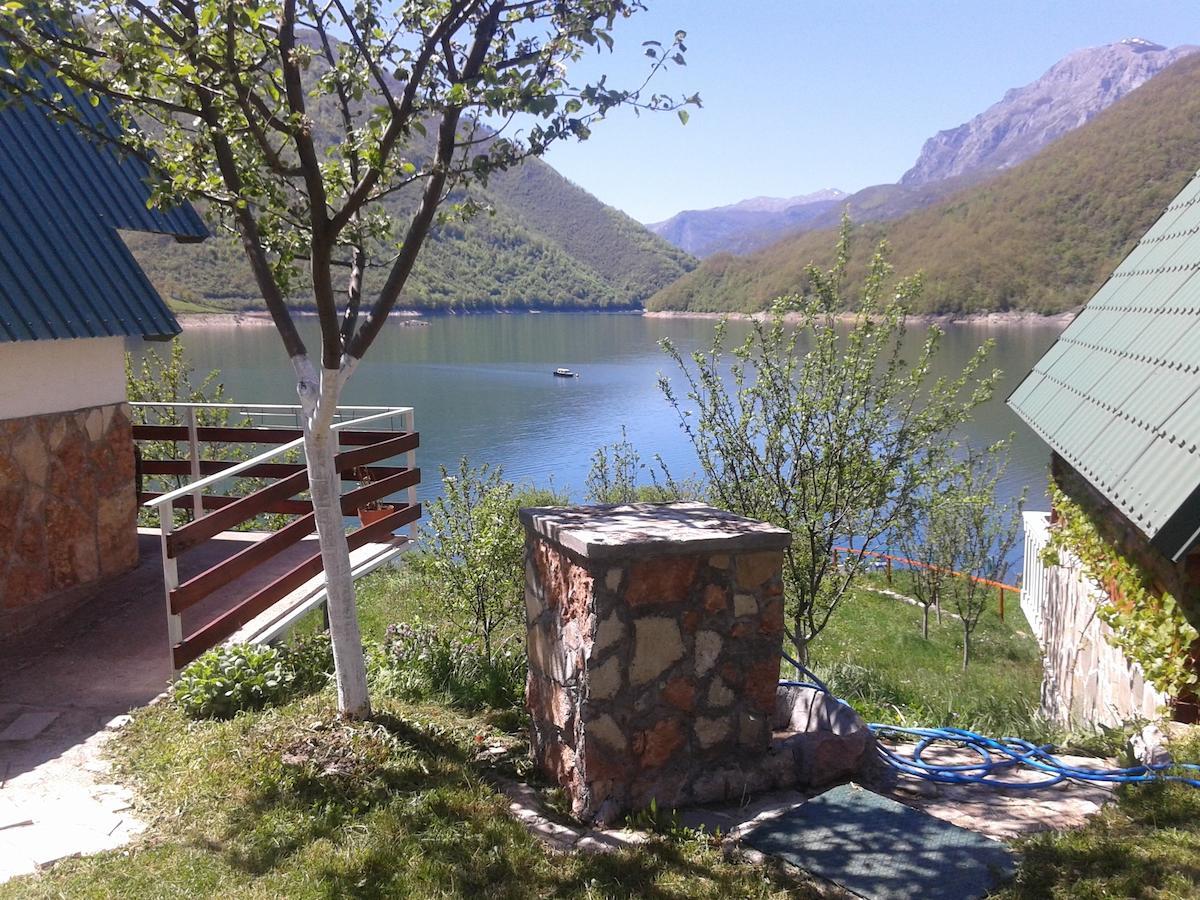 B&B Konak Плужине Экстерьер фото