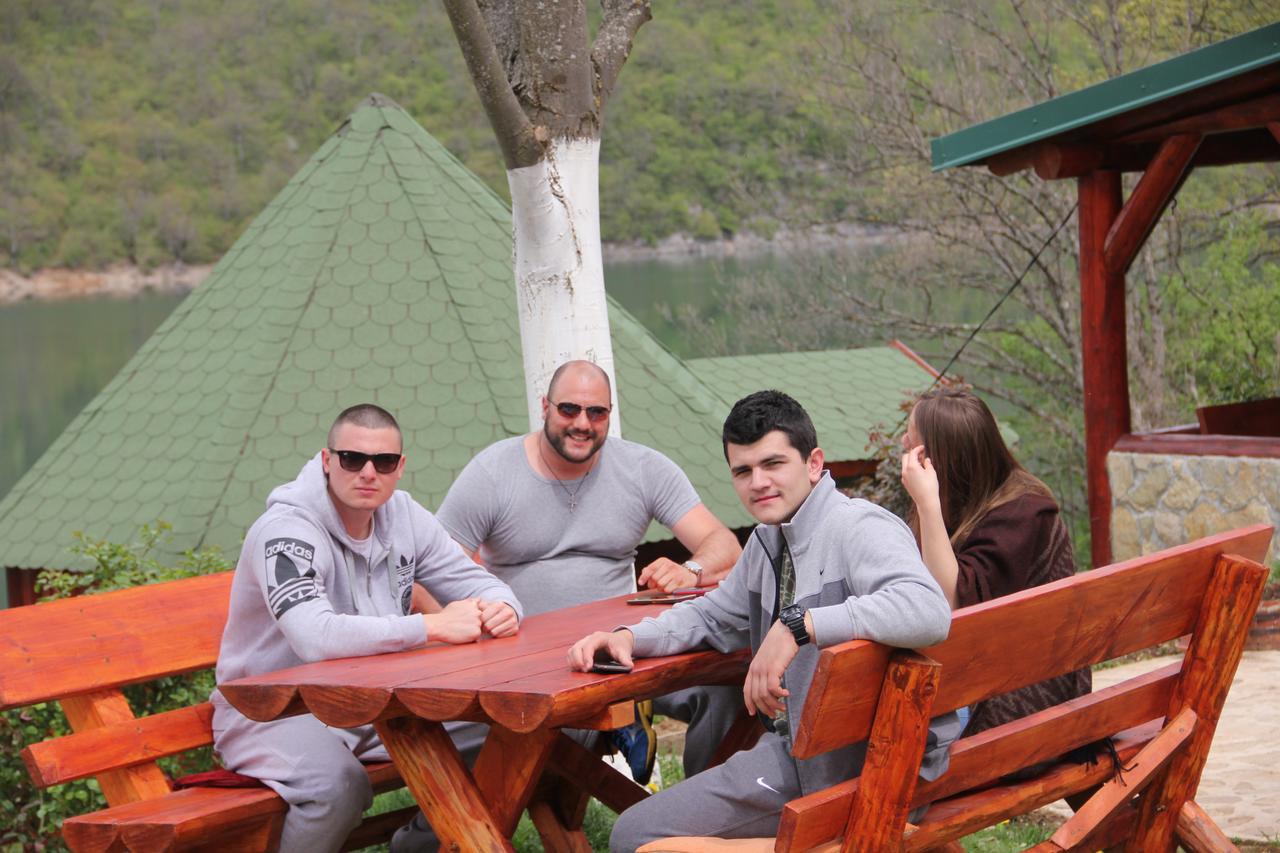 B&B Konak Плужине Экстерьер фото