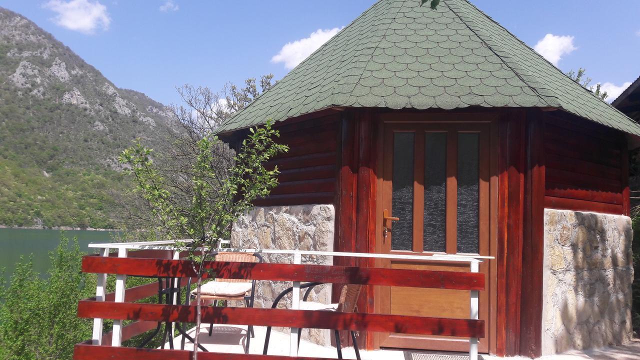 B&B Konak Плужине Экстерьер фото